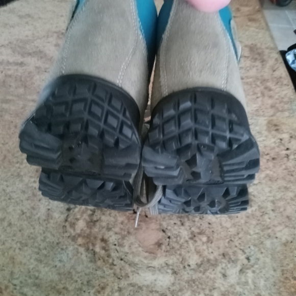 Shoes - Picture 5 of 5